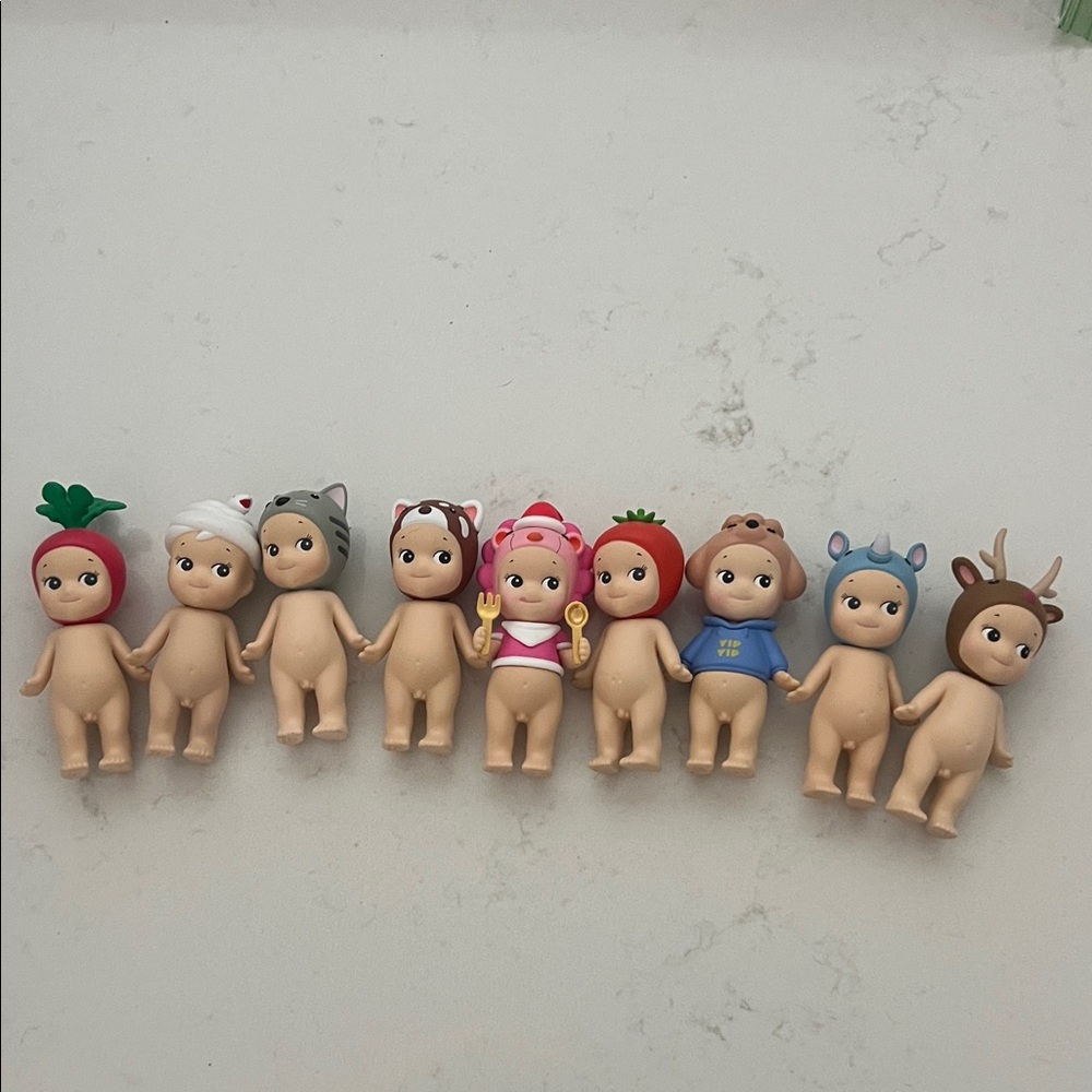9 SONNY ANGELS Charming Animal-Themed Doll Set with Colorful Hats